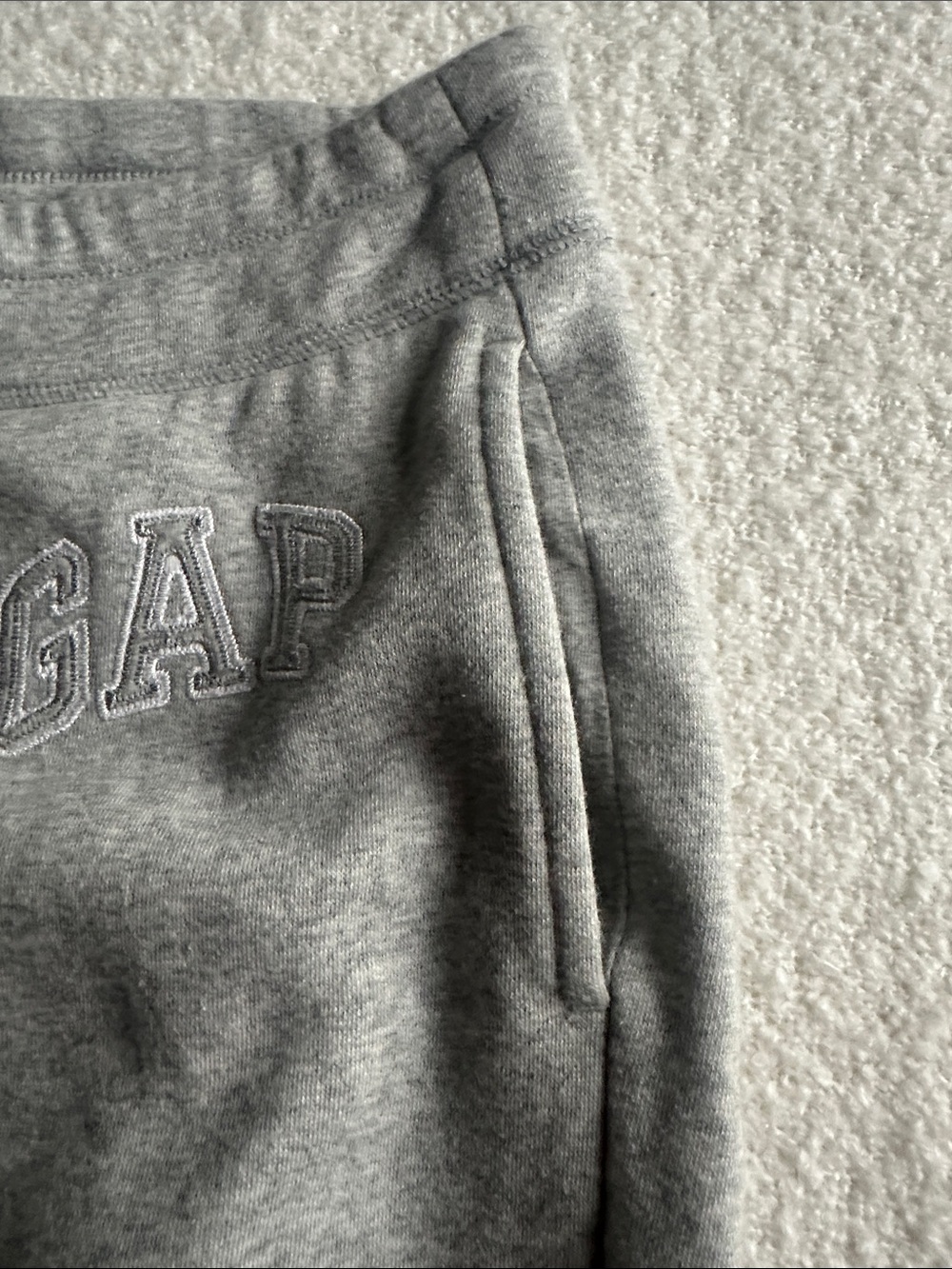 GAP Light Gray Fleece women’s Joggers size M - Picture 5 of 10
